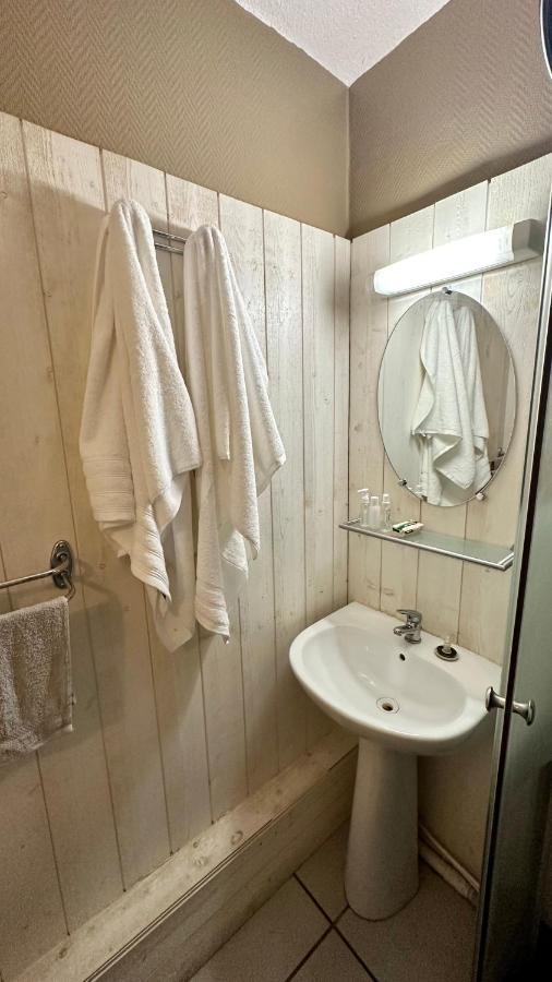 Hotel Le Valeran Ligny-en-Barrois Bagian luar foto