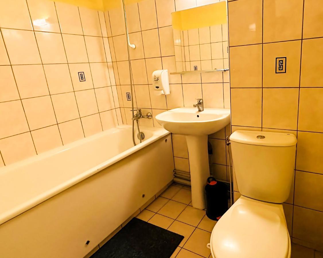 Hotel Le Valeran Ligny-en-Barrois Bagian luar foto