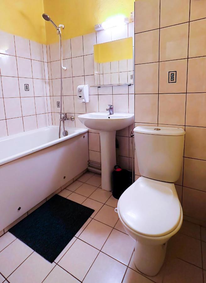Hotel Le Valeran Ligny-en-Barrois Bagian luar foto